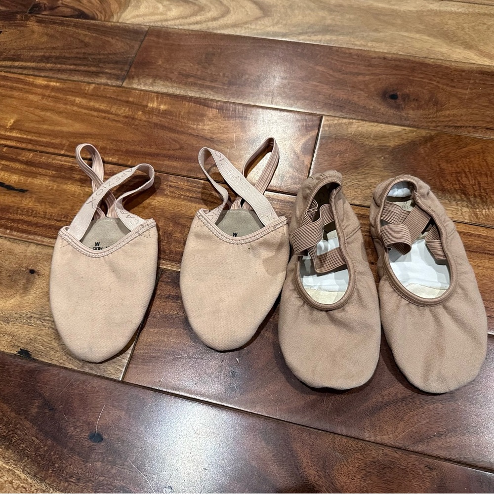 Lot of 2 capezio size 2.5 dance shoes khaki
